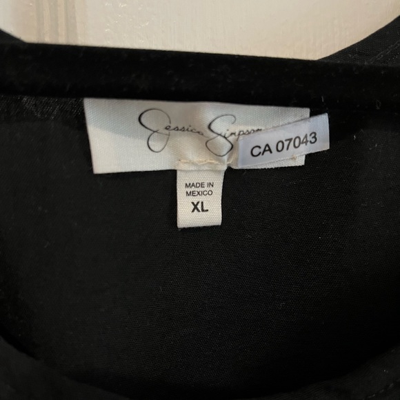 Jessica Simpson - Black Dress - Picture 2 of 2